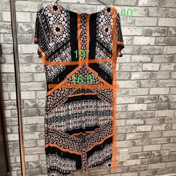 African patterned bodycon midi dress. - Picture 5 of 6